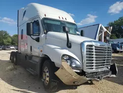 Salvage trucks for sale at Kansas City, KS auction: 2018 Freightliner Cascadia 125