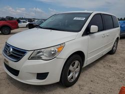 Salvage cars for sale from Copart Houston, TX: 2009 Volkswagen Routan SE