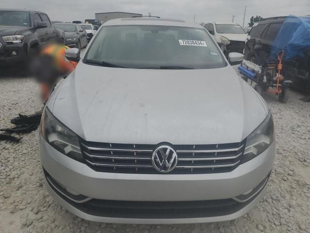 2013 Volkswagen Passat SEL