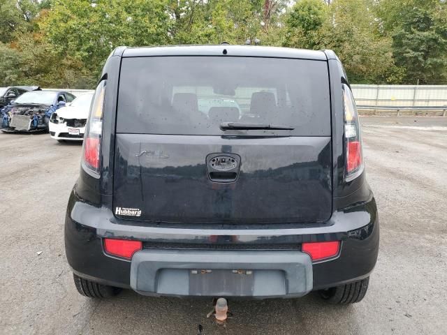 2010 KIA Soul +