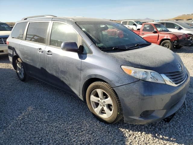 2017 Toyota Sienna LE