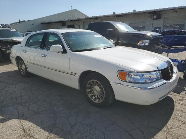 2001 Lincoln Town Car Signature