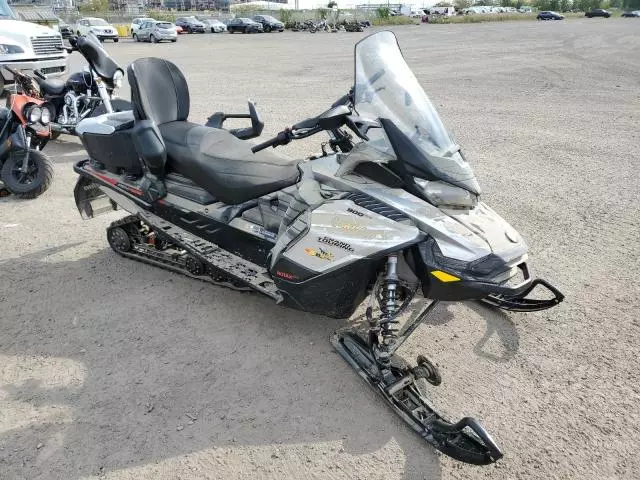 2020 Skidoo Grand TOU