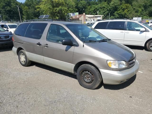 1999 Toyota Sienna LE