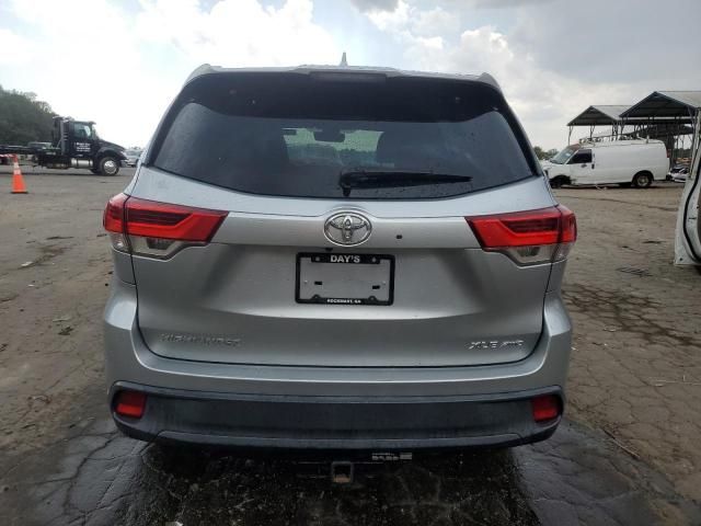 2017 Toyota Highlander SE