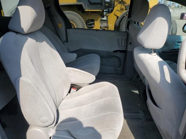 2014 Toyota Sienna LE