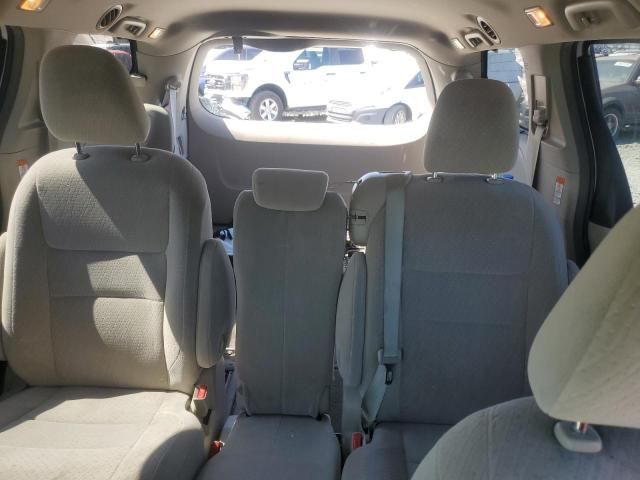 2016 Toyota Sienna LE