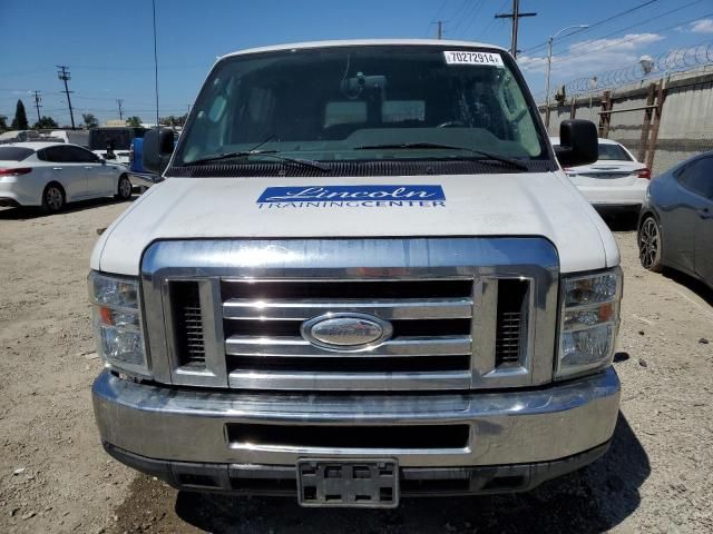 2014 Ford Econoline E350 Super Duty Wagon