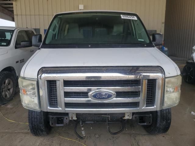 2011 Ford Econoline E350 Super Duty Wagon