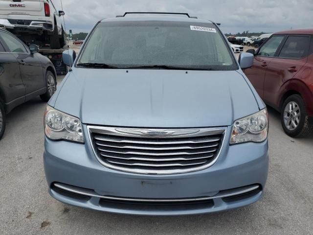 2016 Chrysler Town & Country LX