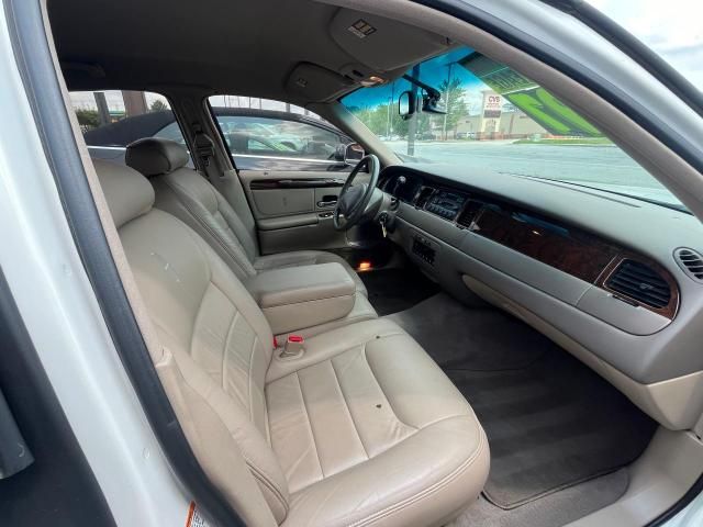 1999 Lincoln Town Car Executive