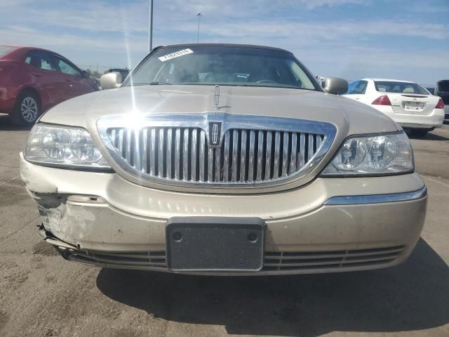 2004 Lincoln Town Car Executive