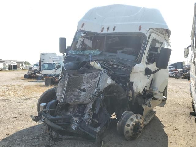 2016 Freightliner Cascadia 125