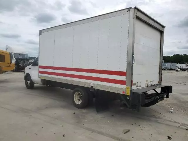 2017 Ford Econoline E350 Super Duty Cutaway Van