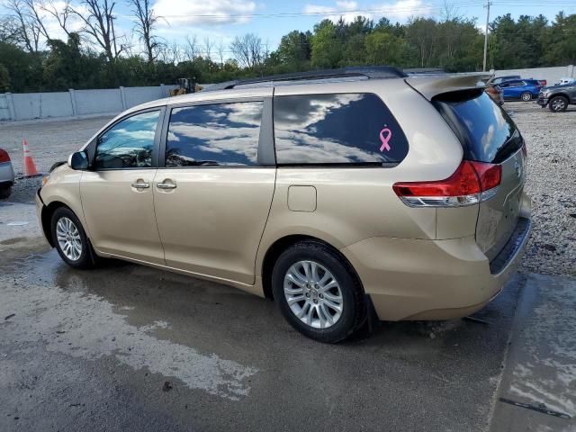 2013 Toyota Sienna XLE