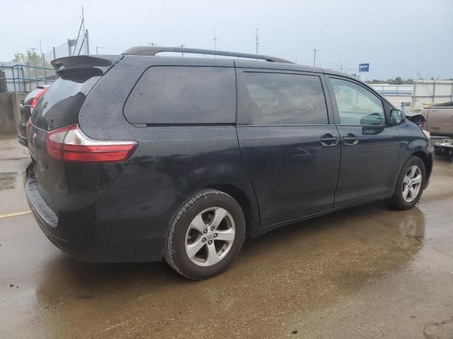 2017 Toyota Sienna LE