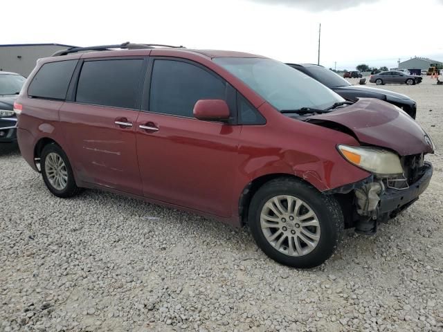 2011 Toyota Sienna XLE