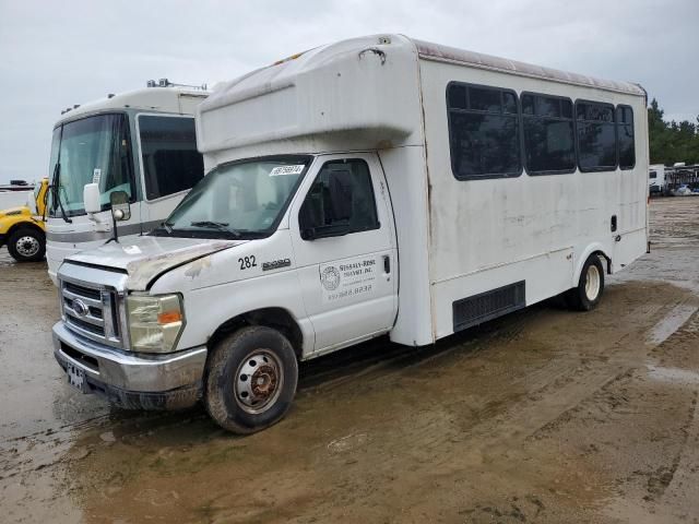 2008 Ford Econoline E450 Super Duty Cutaway Van