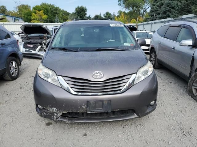 2012 Toyota Sienna XLE