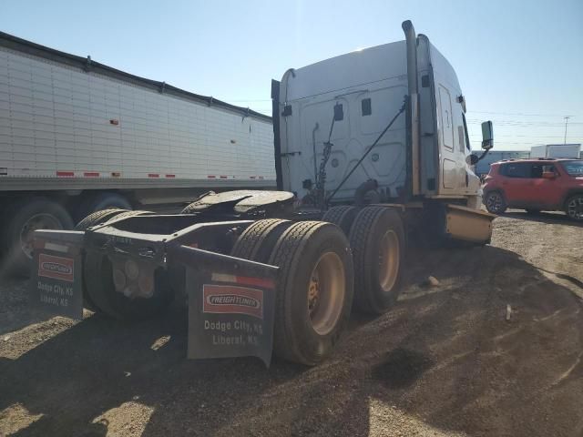 2012 Freightliner Cascadia 125