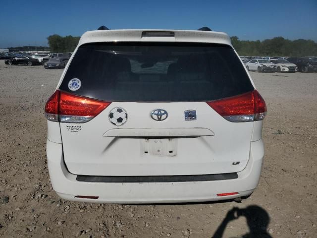 2011 Toyota Sienna LE