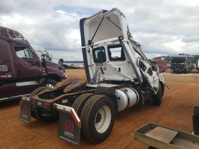 2020 Freightliner Cascadia 116