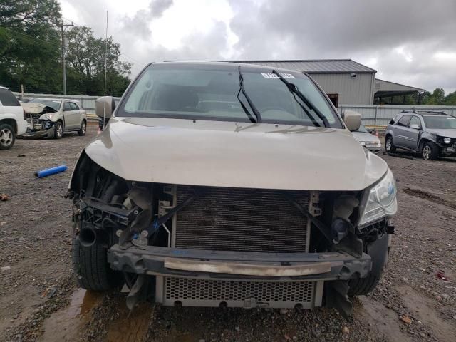 2009 Volkswagen Routan SE