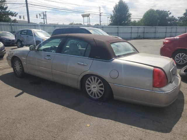 2004 Lincoln Town Car Executive