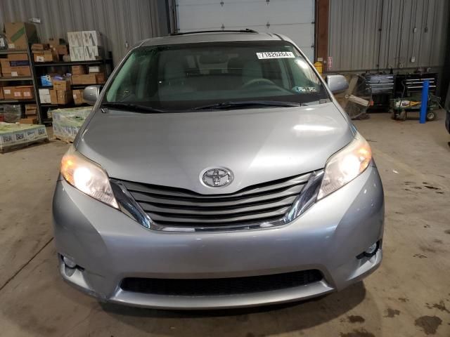 2013 Toyota Sienna XLE