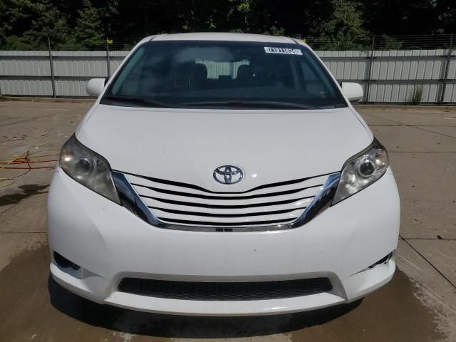 2015 Toyota Sienna LE