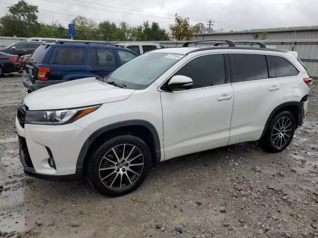 2017 Toyota Highlander SE