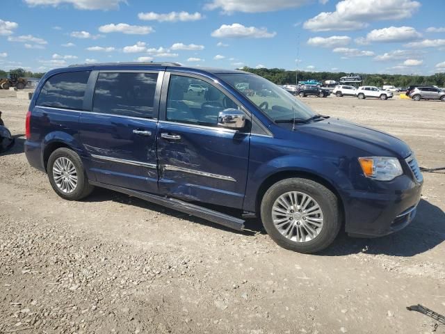 2013 Chrysler Town & Country Touring L