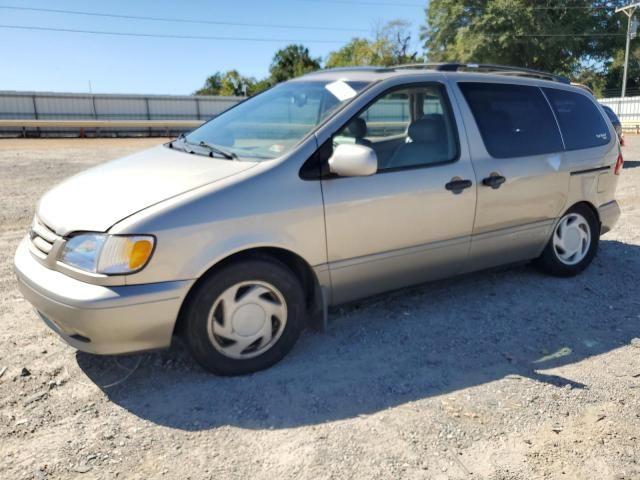 2003 Toyota Sienna LE