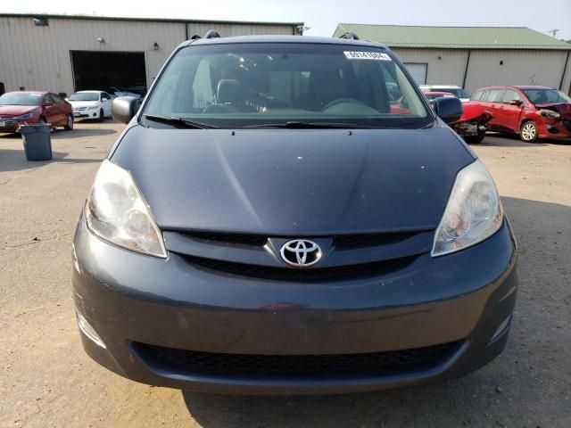 2008 Toyota Sienna XLE