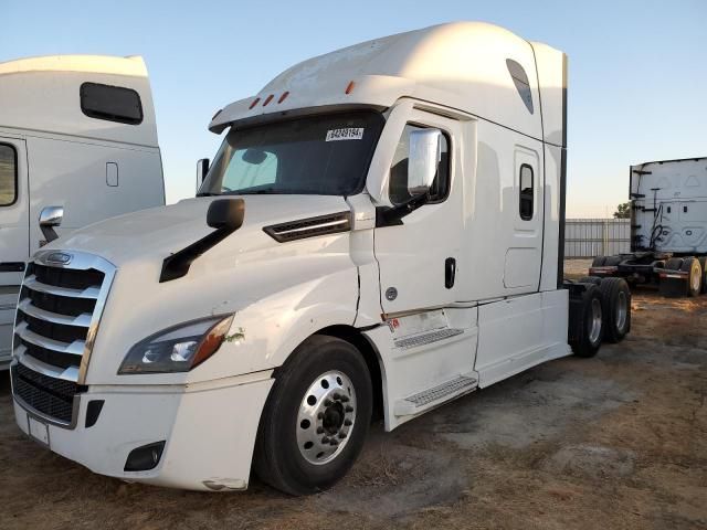 2021 Freightliner Cascadia 126