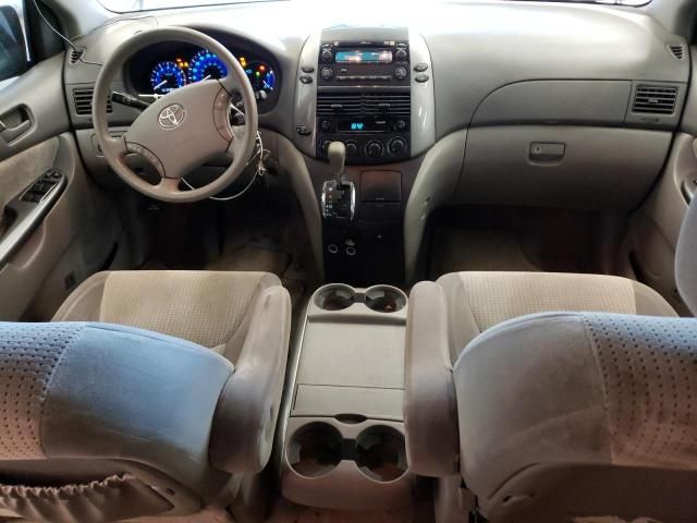 2009 Toyota Sienna CE