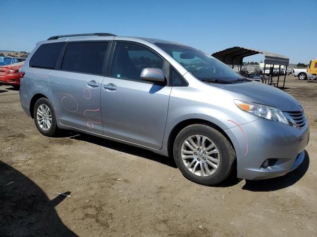 2016 Toyota Sienna XLE