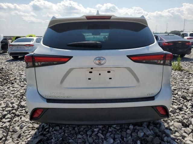 2022 Toyota Highlander XLE