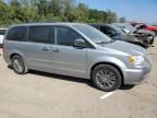 2014 Chrysler Town & Country Touring L