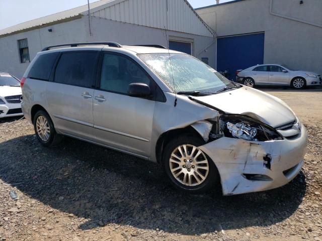 2010 Toyota Sienna LE