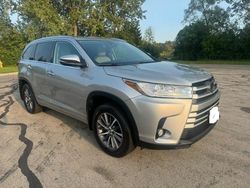 Salvage cars for sale at Wheeling, IL auction: 2018 Toyota Highlander SE