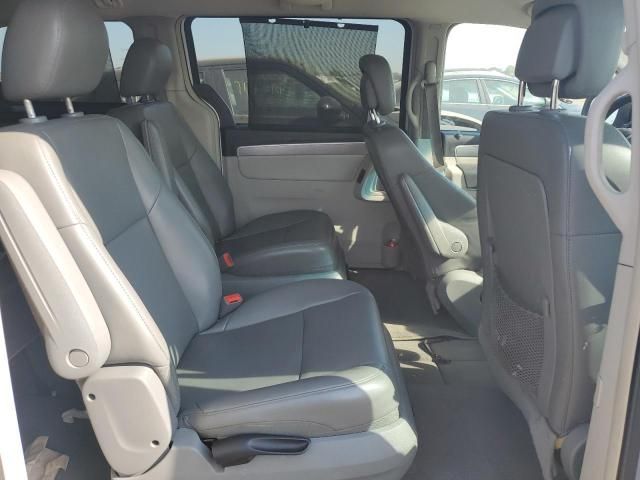 2014 Volkswagen Routan SE