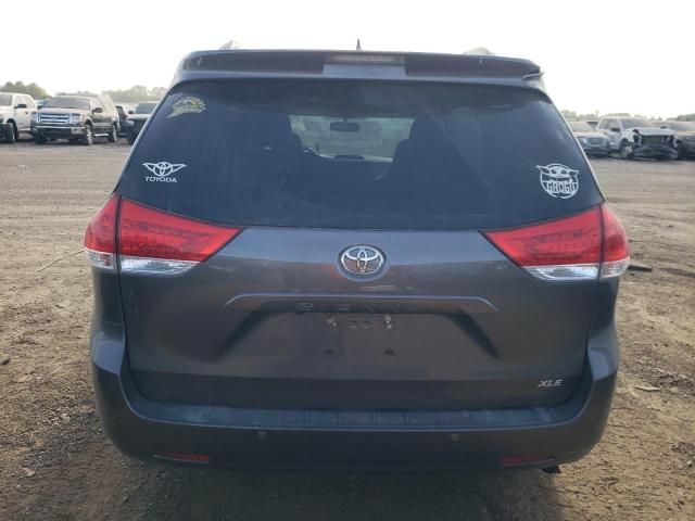 2014 Toyota Sienna XLE