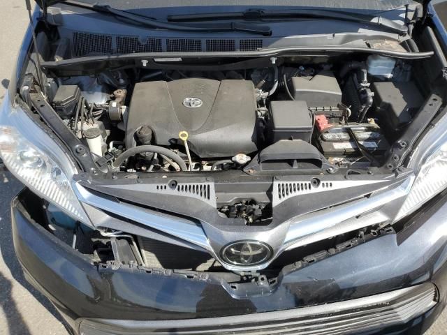 2019 Toyota Sienna XLE