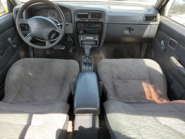 1996 Nissan Truck King Cab SE