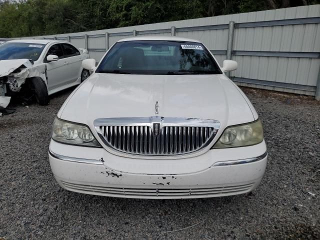 2011 Lincoln Town Car Signature Limited