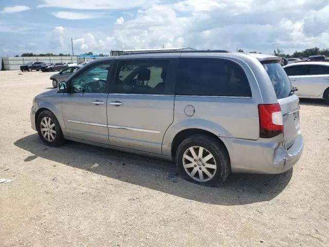 2016 Chrysler Town & Country Touring