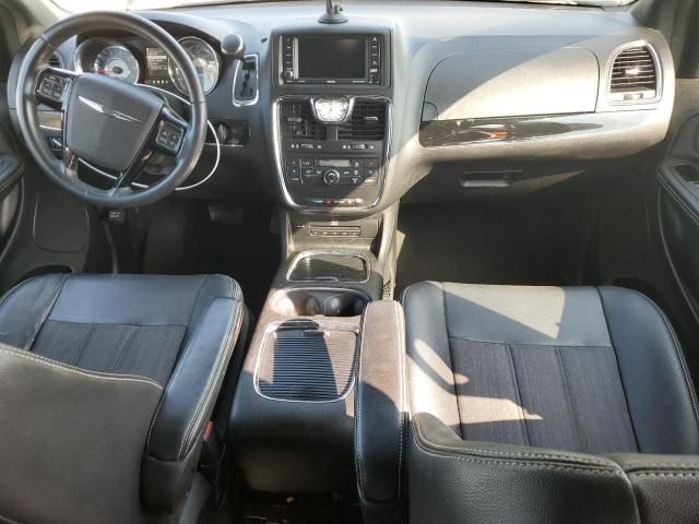 2014 Chrysler Town & Country S