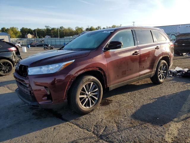 2019 Toyota Highlander SE