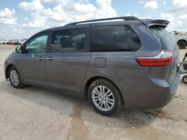 2016 Toyota Sienna XLE